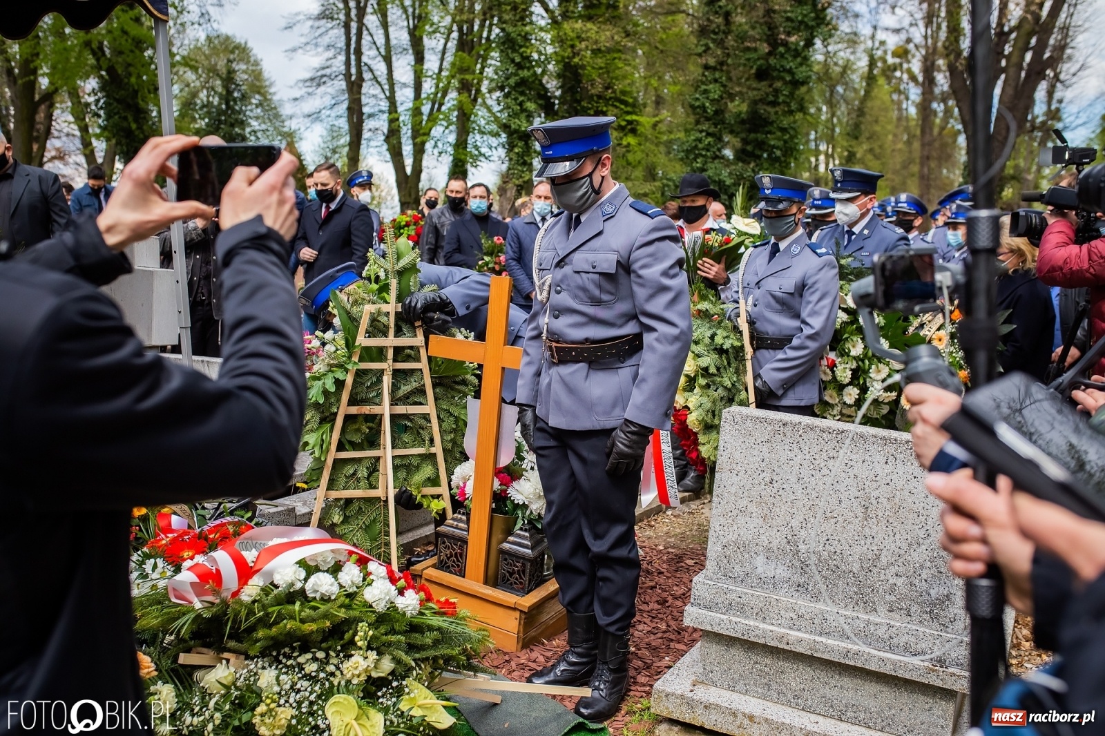 Zdjęcie w galerii na portalu naszraciborz.pl: Uroczystości pogrzebowe śp. asp. Michała Kędzierskiego [FOTO i WIDEO]  wiadomości z regionu