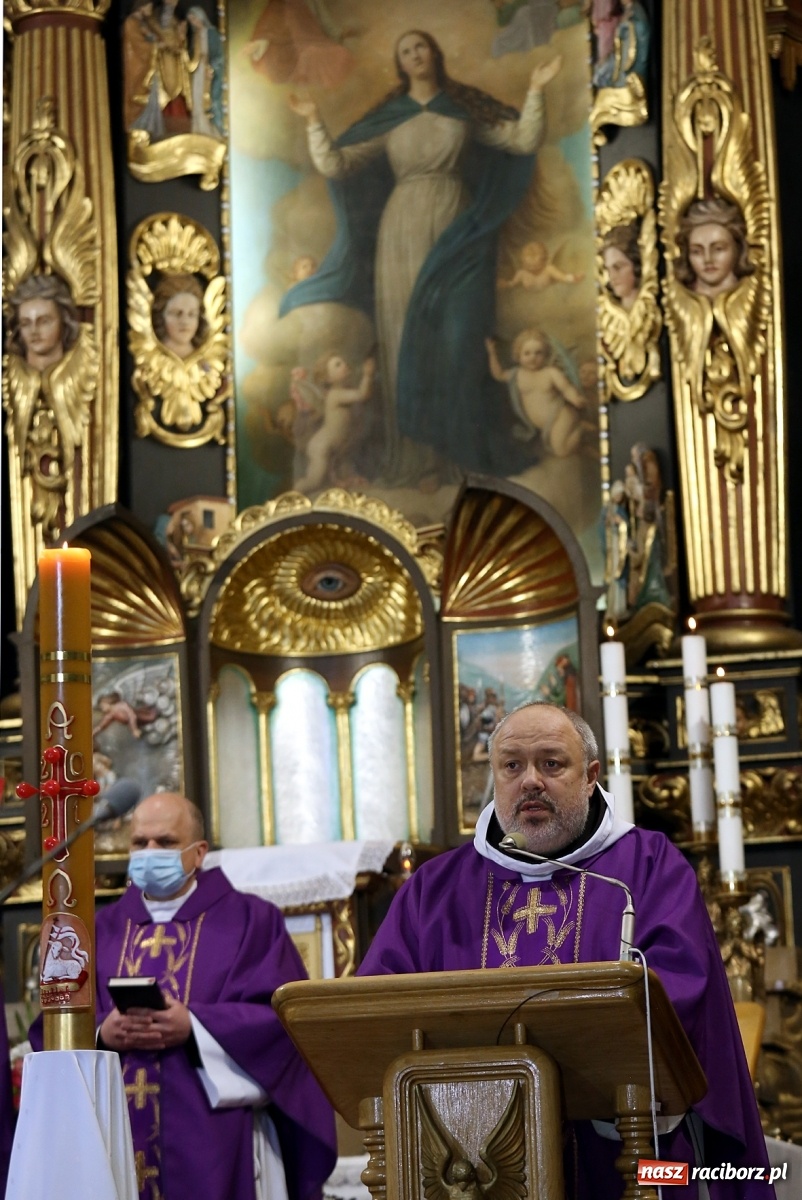 Zdjęcie w galerii na portalu naszraciborz.pl: Tak Racibórz żegnał śp. aspiranta Michała Kędzierskiego [FOTO Z DRONA] wiadomości z regionu