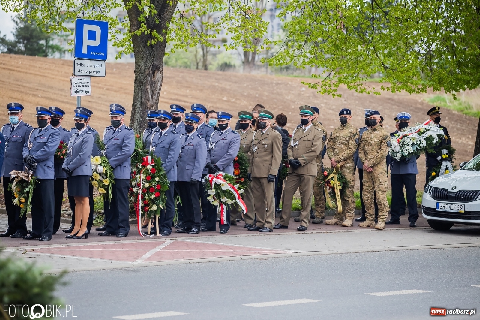 Zdjęcie w galerii na portalu naszraciborz.pl: Tak Racibórz żegnał śp. aspiranta Michała Kędzierskiego [FOTO Z DRONA] wiadomości z regionu