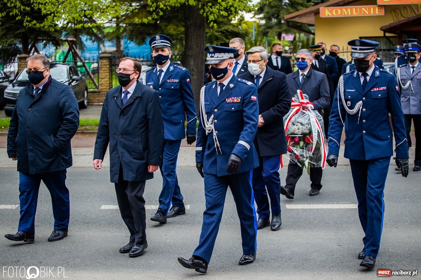 Zdjęcie w galerii na portalu naszraciborz.pl: Tak Racibórz żegnał śp. aspiranta Michała Kędzierskiego [FOTO Z DRONA] wiadomości z regionu