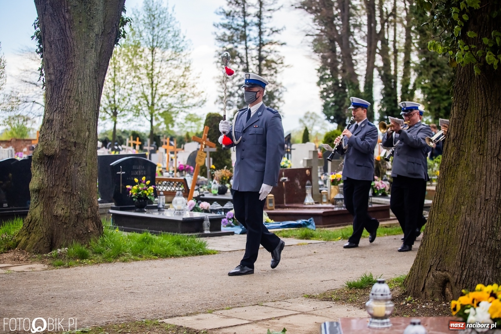 Zdjęcie w galerii na portalu naszraciborz.pl: Tak Racibórz żegnał śp. aspiranta Michała Kędzierskiego [FOTO Z DRONA] wiadomości z regionu