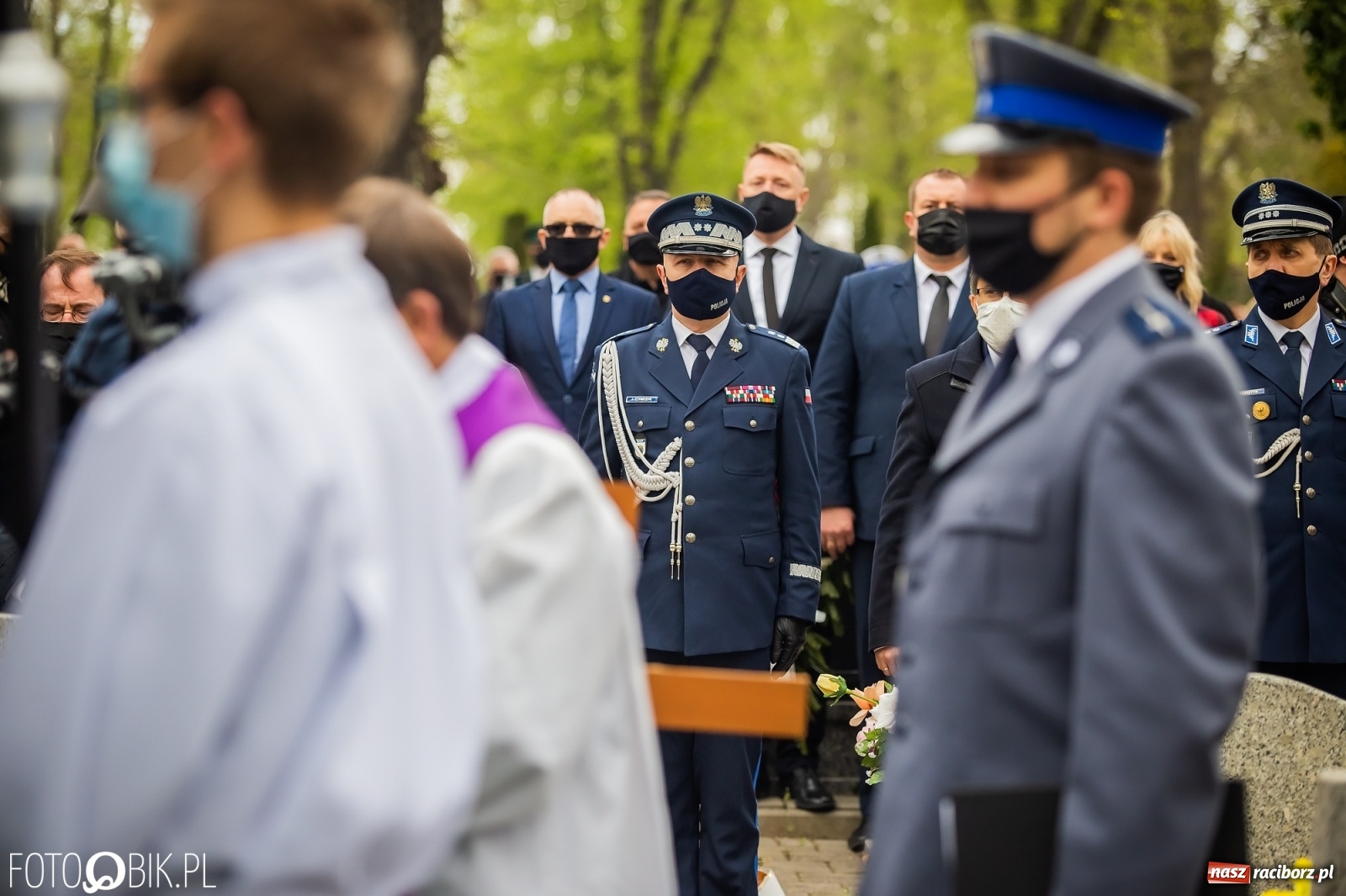 Zdjęcie w galerii na portalu naszraciborz.pl: Tak Racibórz żegnał śp. aspiranta Michała Kędzierskiego [FOTO Z DRONA] wiadomości z regionu