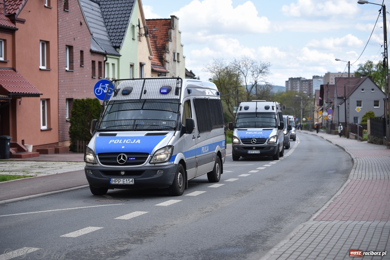 Zdjęcie w galerii na portalu naszraciborz.pl: Tak Racibórz żegnał śp. aspiranta Michała Kędzierskiego [FOTO Z DRONA] wiadomości z regionu