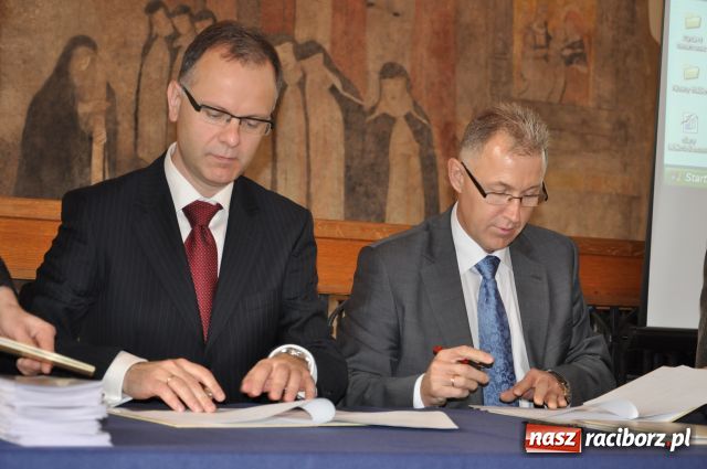 Zdjęcie w galerii na portalu naszraciborz.pl: Do Raciborza zjechał kwiat polskiej nauki wiadomości z regionu