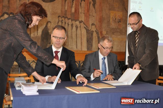 Zdjęcie w galerii na portalu naszraciborz.pl: Do Raciborza zjechał kwiat polskiej nauki wiadomości z regionu