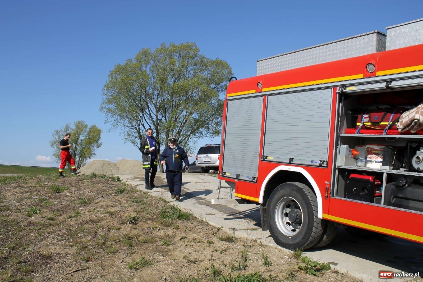 Zdjęcie w galerii na portalu naszraciborz.pl: Jacht ECO AWF wyruszył z Raciborza na rejs badawczy po Odrze. To dawna szalupa rosyjskiego zbiornikowca wiadomości z regionu