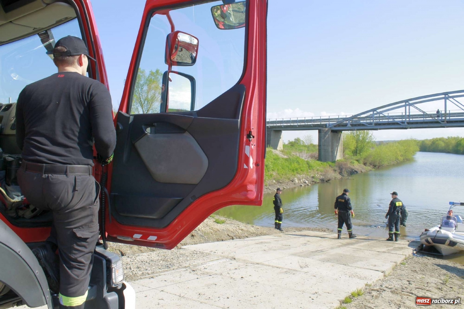 Zdjęcie w galerii na portalu naszraciborz.pl: Jacht ECO AWF wyruszył z Raciborza na rejs badawczy po Odrze. To dawna szalupa rosyjskiego zbiornikowca wiadomości z regionu