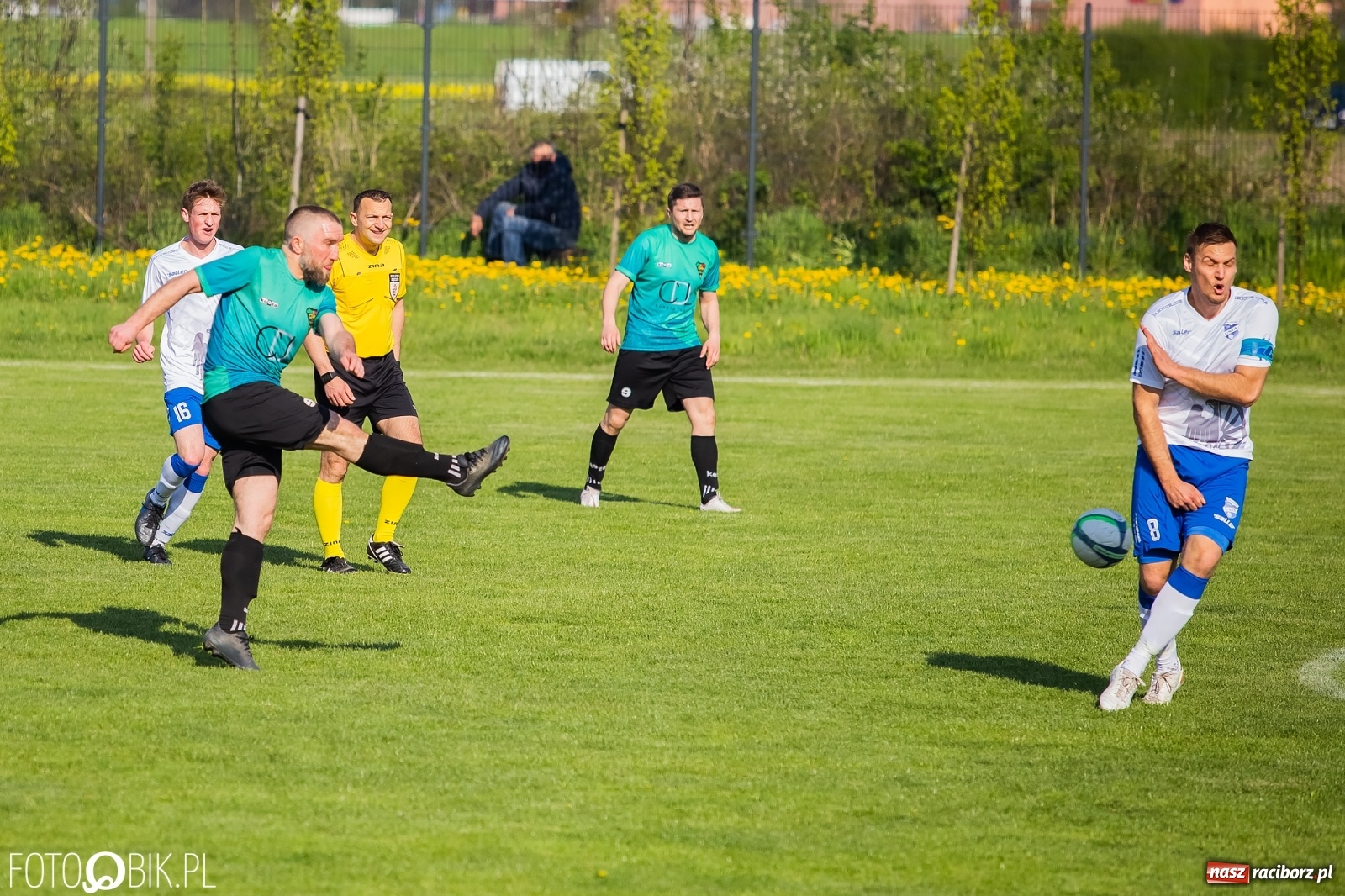 Zdjęcie w galerii na portalu naszraciborz.pl: Unia - Gorzyce. Do przerwy jakoś żarło, potem zdechło [FOTO] wiadomości z regionu