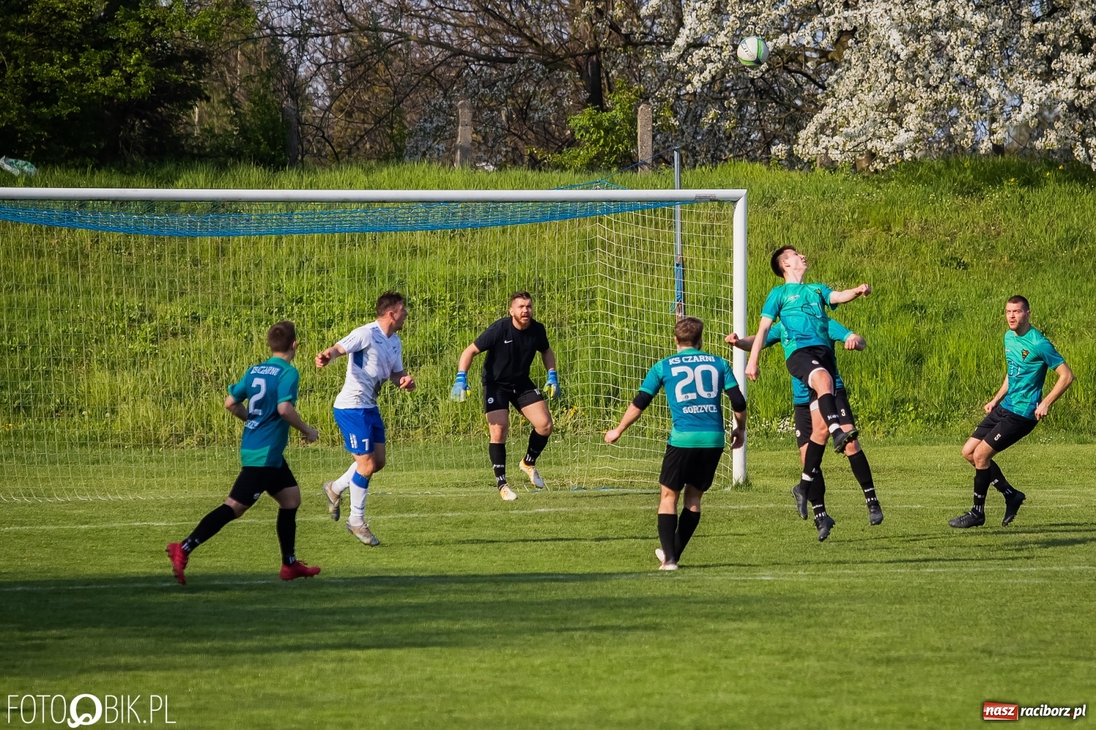Zdjęcie w galerii na portalu naszraciborz.pl: Unia - Gorzyce. Do przerwy jakoś żarło, potem zdechło [FOTO] wiadomości z regionu