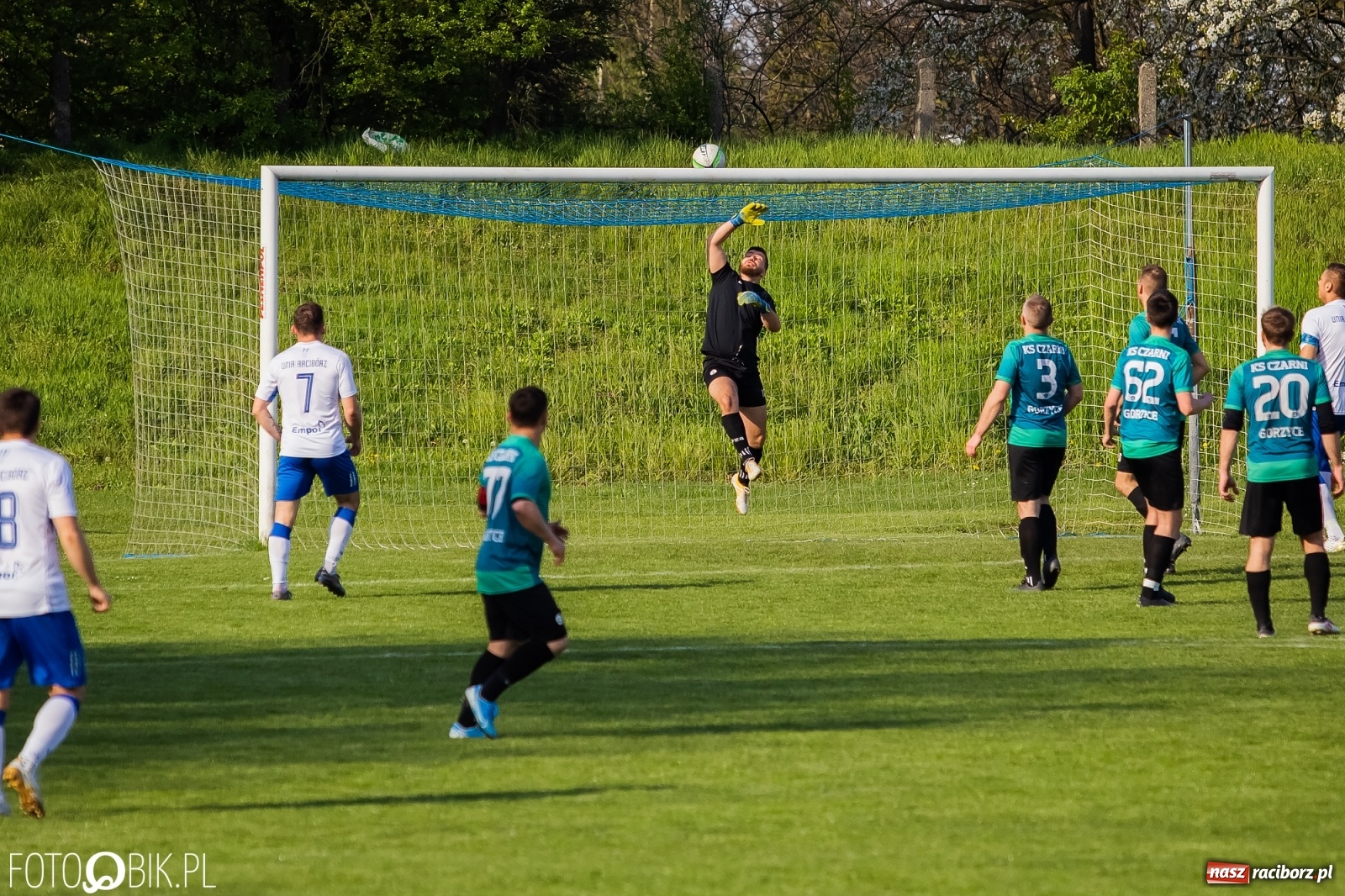 Zdjęcie w galerii na portalu naszraciborz.pl: Unia - Gorzyce. Do przerwy jakoś żarło, potem zdechło [FOTO] wiadomości z regionu
