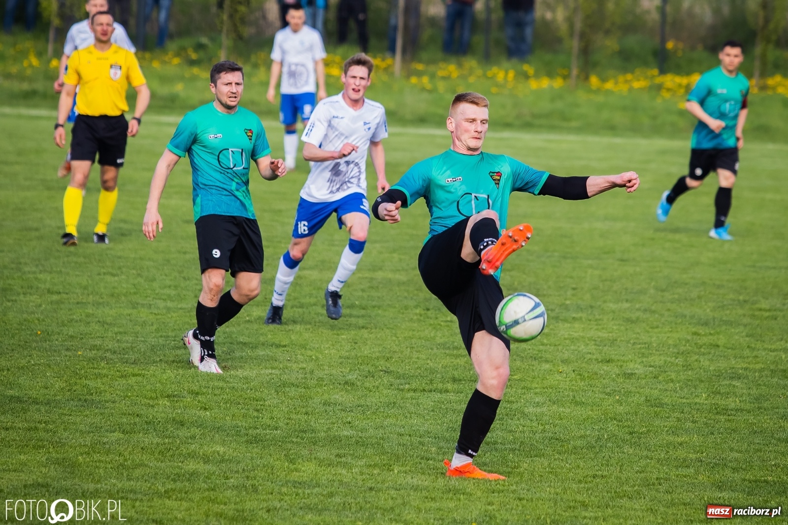 Zdjęcie w galerii na portalu naszraciborz.pl: Unia - Gorzyce. Do przerwy jakoś żarło, potem zdechło [FOTO] wiadomości z regionu