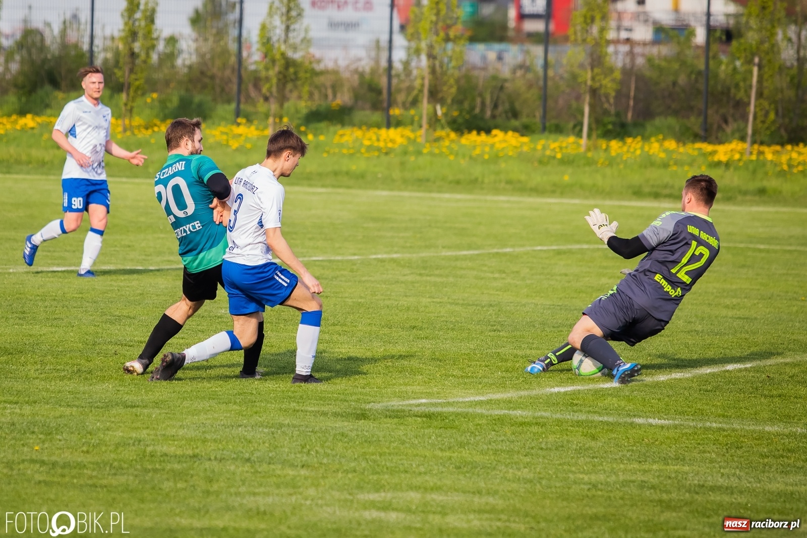 Zdjęcie w galerii na portalu naszraciborz.pl: Unia - Gorzyce. Do przerwy jakoś żarło, potem zdechło [FOTO] wiadomości z regionu