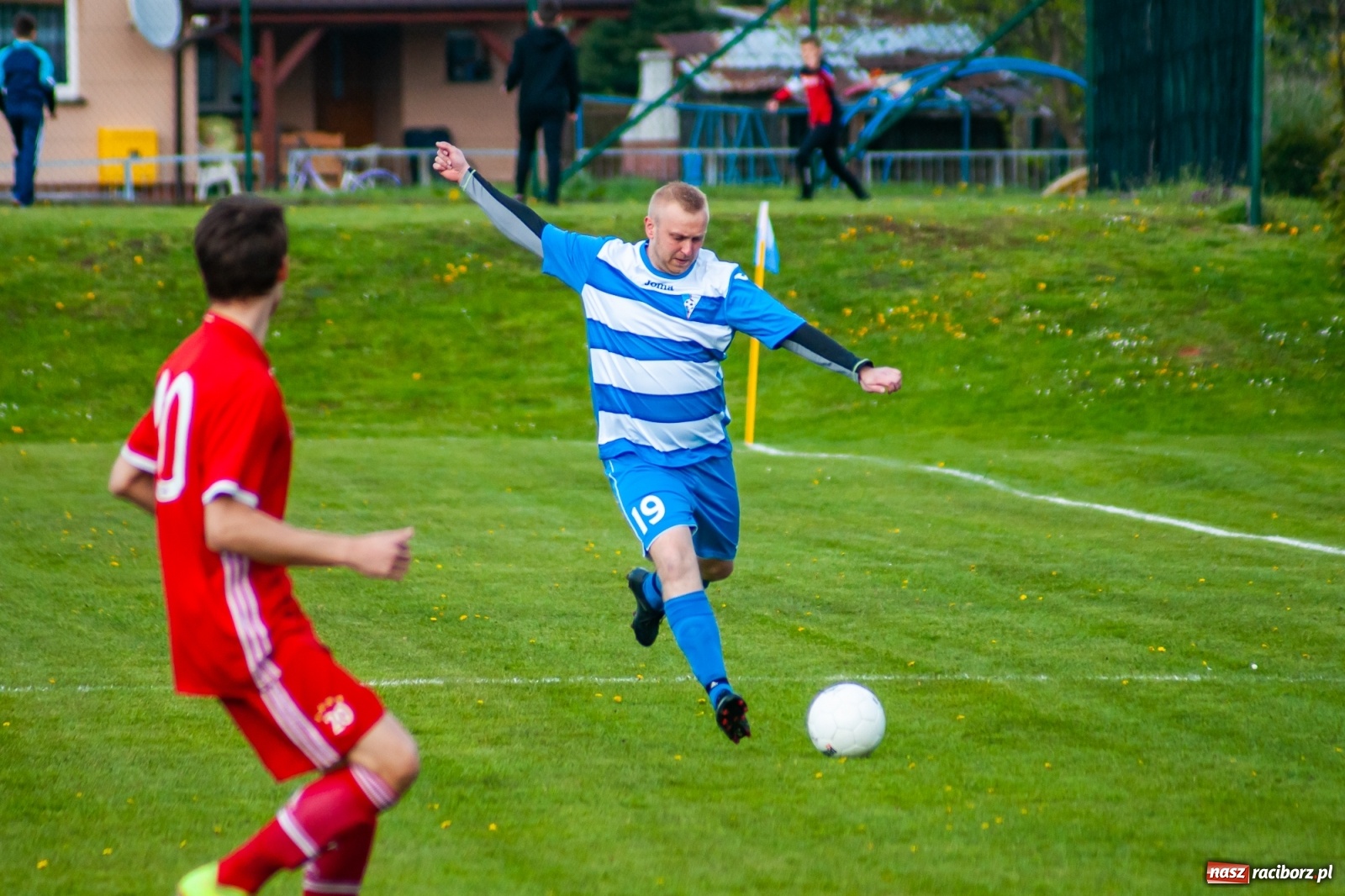 Zdjęcie w galerii na portalu naszraciborz.pl: Trafienia Buchcika i Kowalczyka, to na lidera nie styka [FOTO] wiadomości z regionu