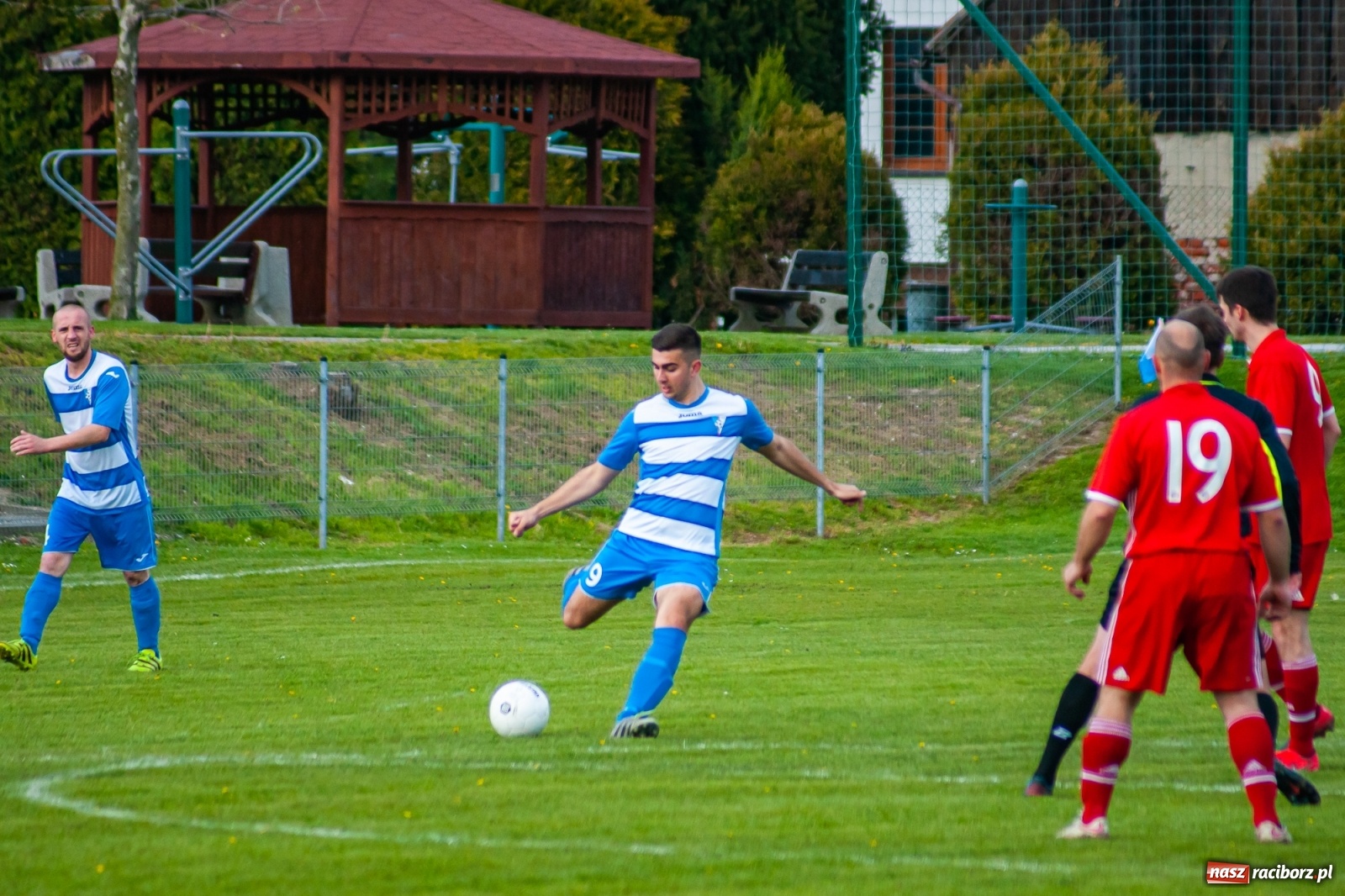 Zdjęcie w galerii na portalu naszraciborz.pl: Trafienia Buchcika i Kowalczyka, to na lidera nie styka [FOTO] wiadomości z regionu