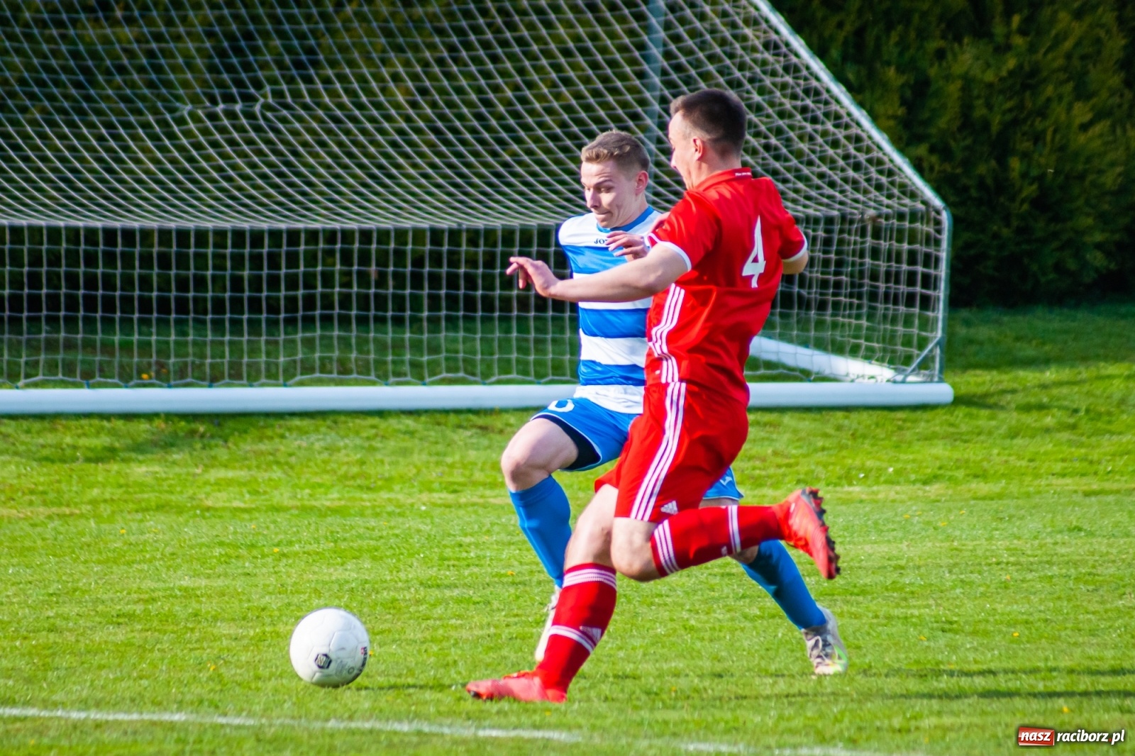 Zdjęcie w galerii na portalu naszraciborz.pl: Trafienia Buchcika i Kowalczyka, to na lidera nie styka [FOTO] wiadomości z regionu