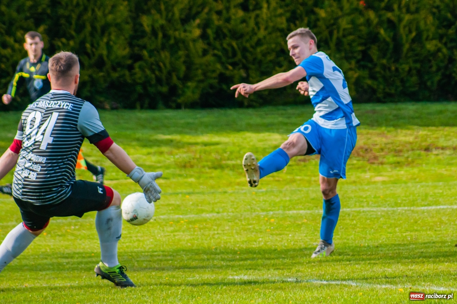 Zdjęcie w galerii na portalu naszraciborz.pl: Trafienia Buchcika i Kowalczyka, to na lidera nie styka [FOTO] wiadomości z regionu