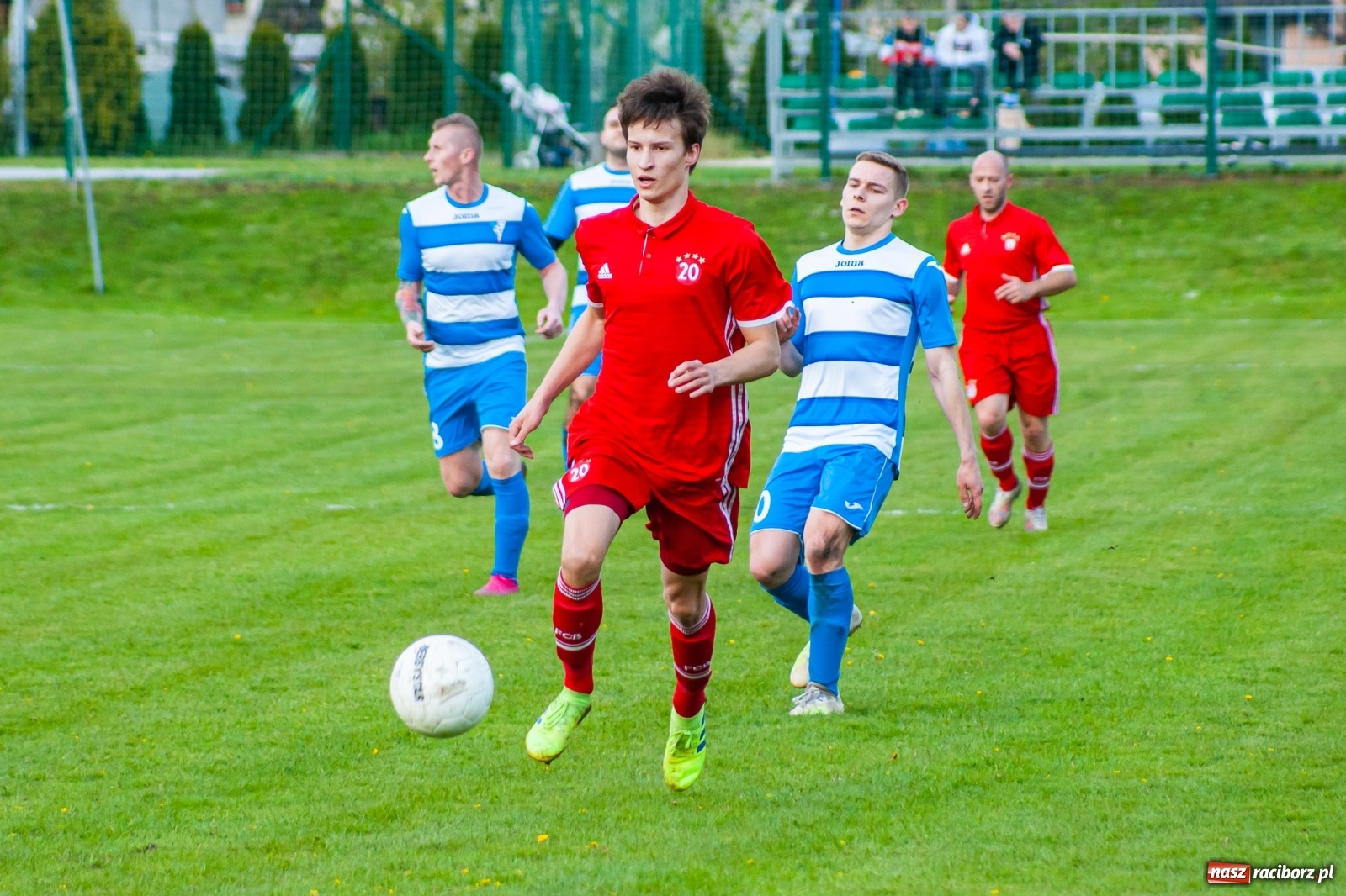 Zdjęcie w galerii na portalu naszraciborz.pl: Trafienia Buchcika i Kowalczyka, to na lidera nie styka [FOTO] wiadomości z regionu