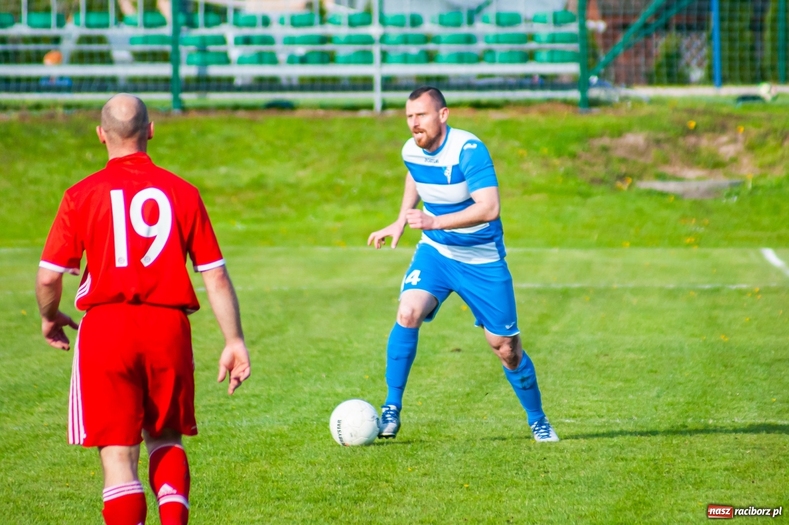Zdjęcie w galerii na portalu naszraciborz.pl: Trafienia Buchcika i Kowalczyka, to na lidera nie styka [FOTO] wiadomości z regionu