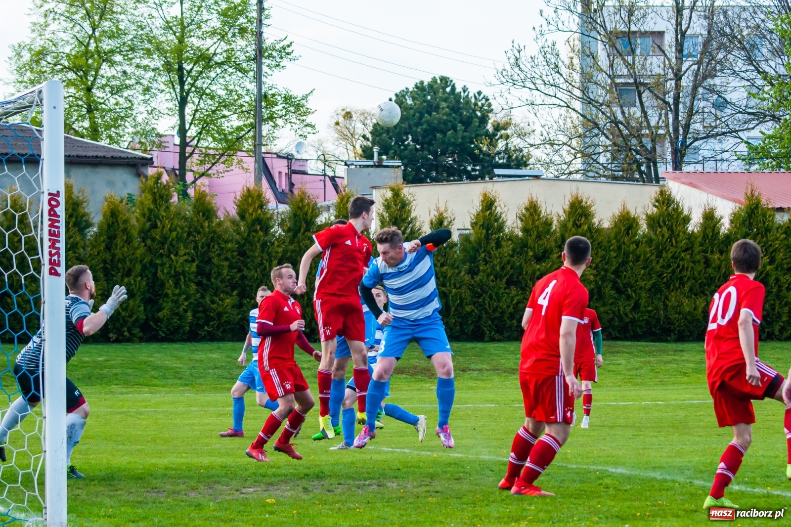 Zdjęcie w galerii na portalu naszraciborz.pl: Trafienia Buchcika i Kowalczyka, to na lidera nie styka [FOTO] wiadomości z regionu