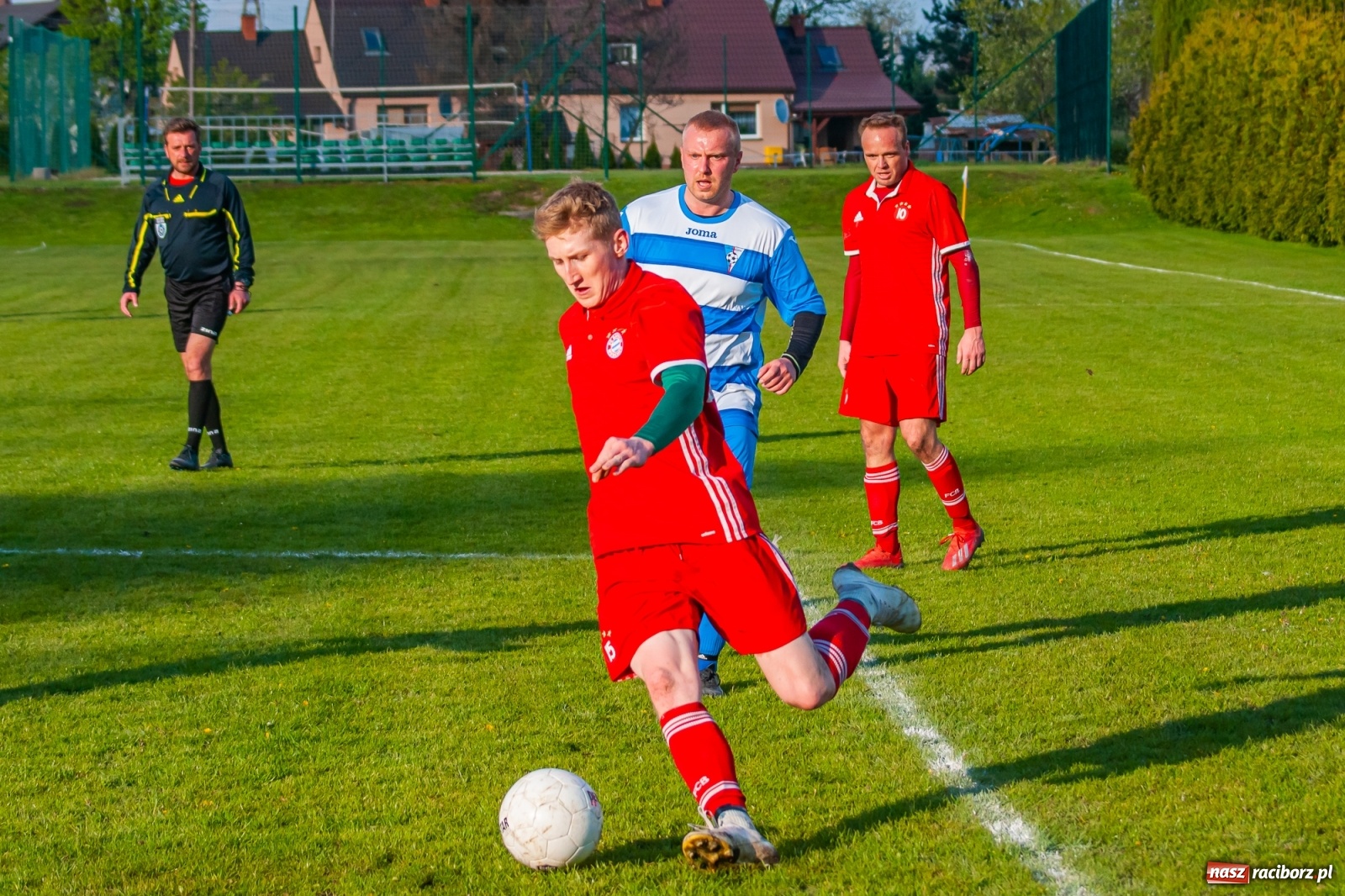Zdjęcie w galerii na portalu naszraciborz.pl: Trafienia Buchcika i Kowalczyka, to na lidera nie styka [FOTO] wiadomości z regionu