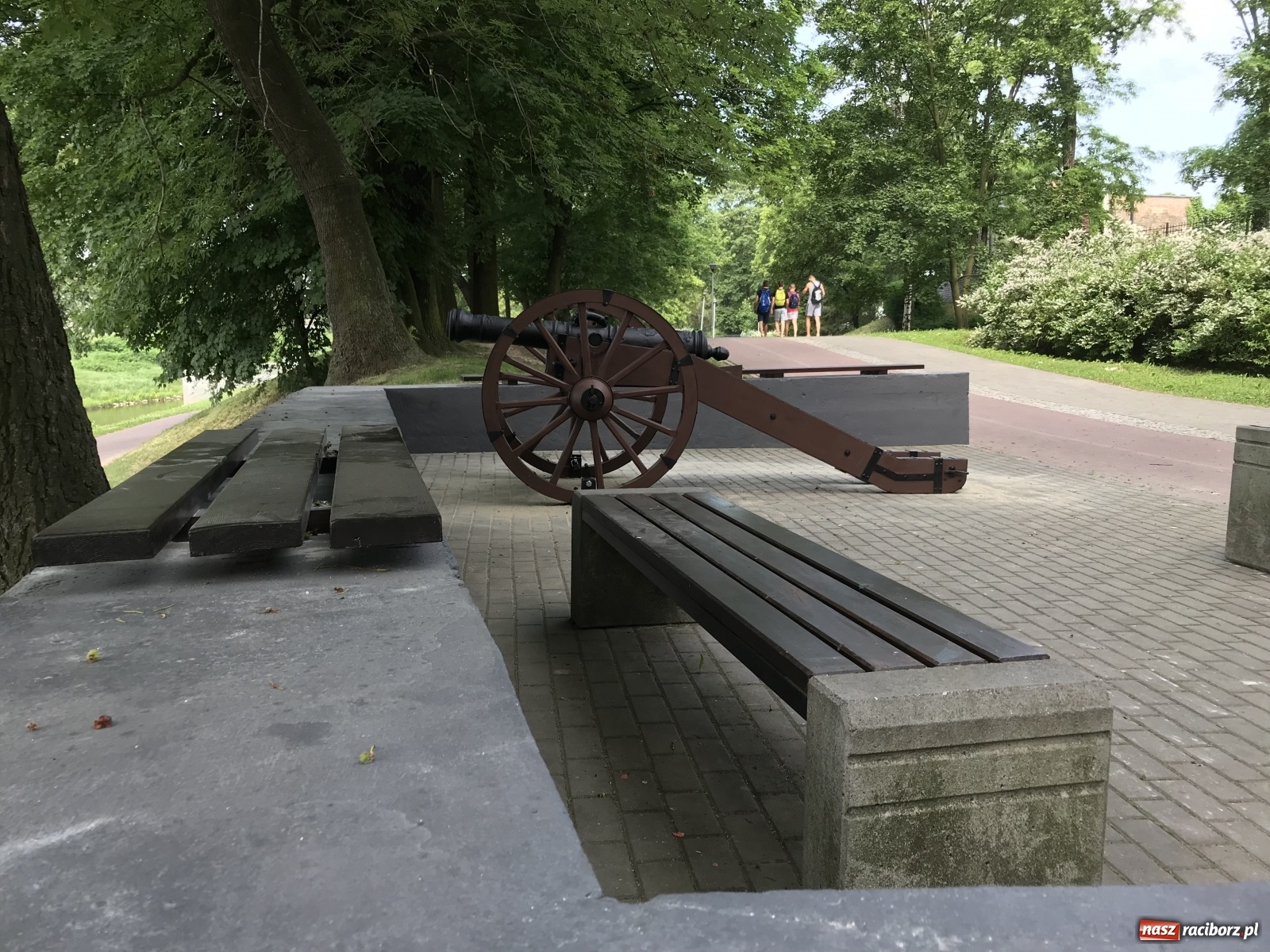 Zdjęcie w galerii na portalu naszraciborz.pl: Gdzie jest Ludmiła? Raciborzanie pytają o armatę z parku Zamkowego wiadomości z regionu