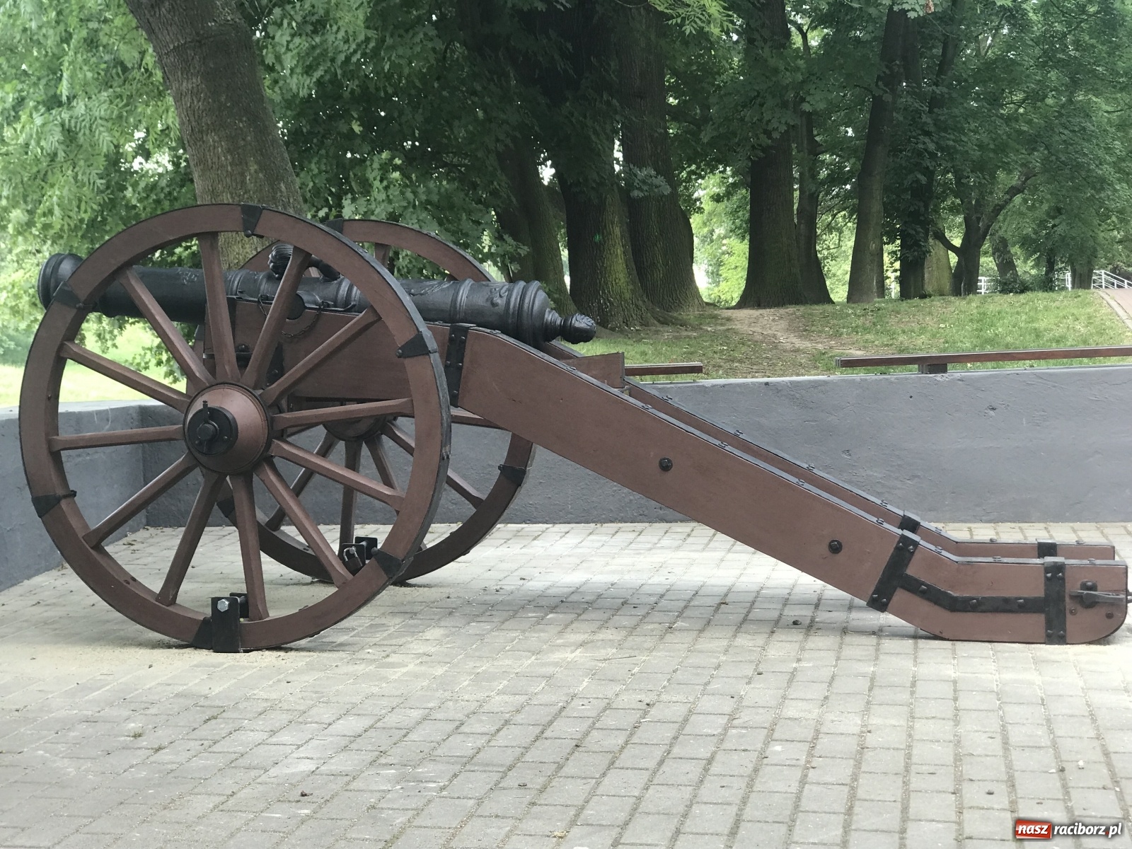 Zdjęcie w galerii na portalu naszraciborz.pl: Gdzie jest Ludmiła? Raciborzanie pytają o armatę z parku Zamkowego wiadomości z regionu