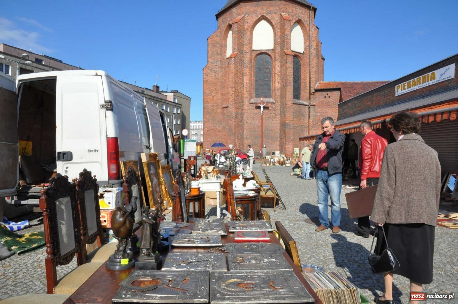 Zdjęcie w galerii na portalu naszraciborz.pl: W Raciborzu przydałby się targ staroci. Jest kilka propozycji lokalizacji wiadomości z regionu