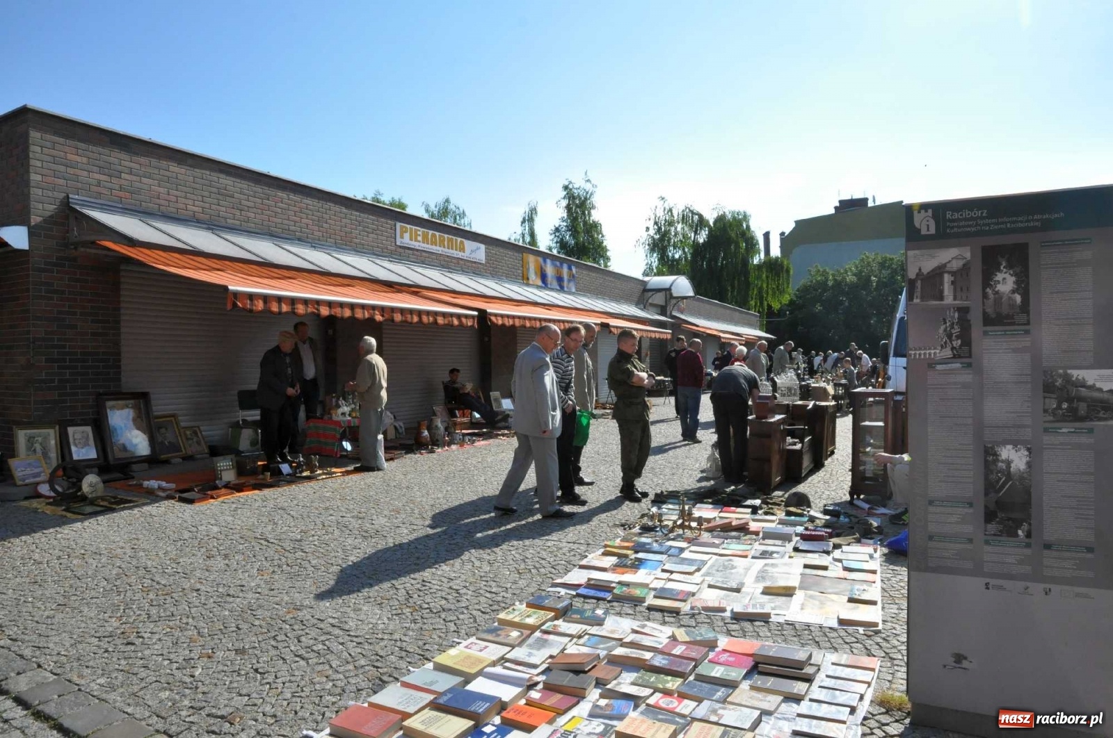 Zdjęcie w galerii na portalu naszraciborz.pl: W Raciborzu przydałby się targ staroci. Jest kilka propozycji lokalizacji wiadomości z regionu