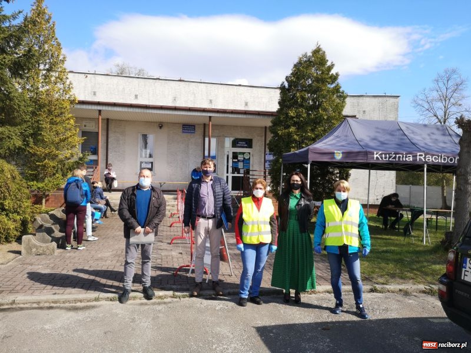 Zdjęcie w galerii na portalu naszraciborz.pl: W Kuźni Raciborskiej ruszył Punkt Szczepień Powszechnych wiadomości z regionu