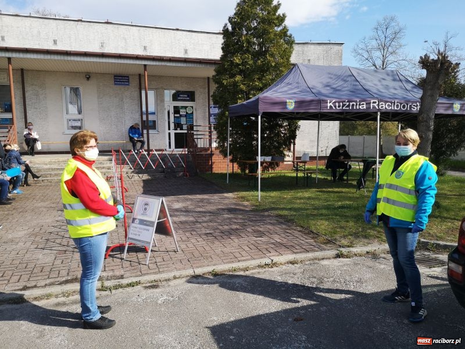 Zdjęcie w galerii na portalu naszraciborz.pl: W Kuźni Raciborskiej ruszył Punkt Szczepień Powszechnych wiadomości z regionu