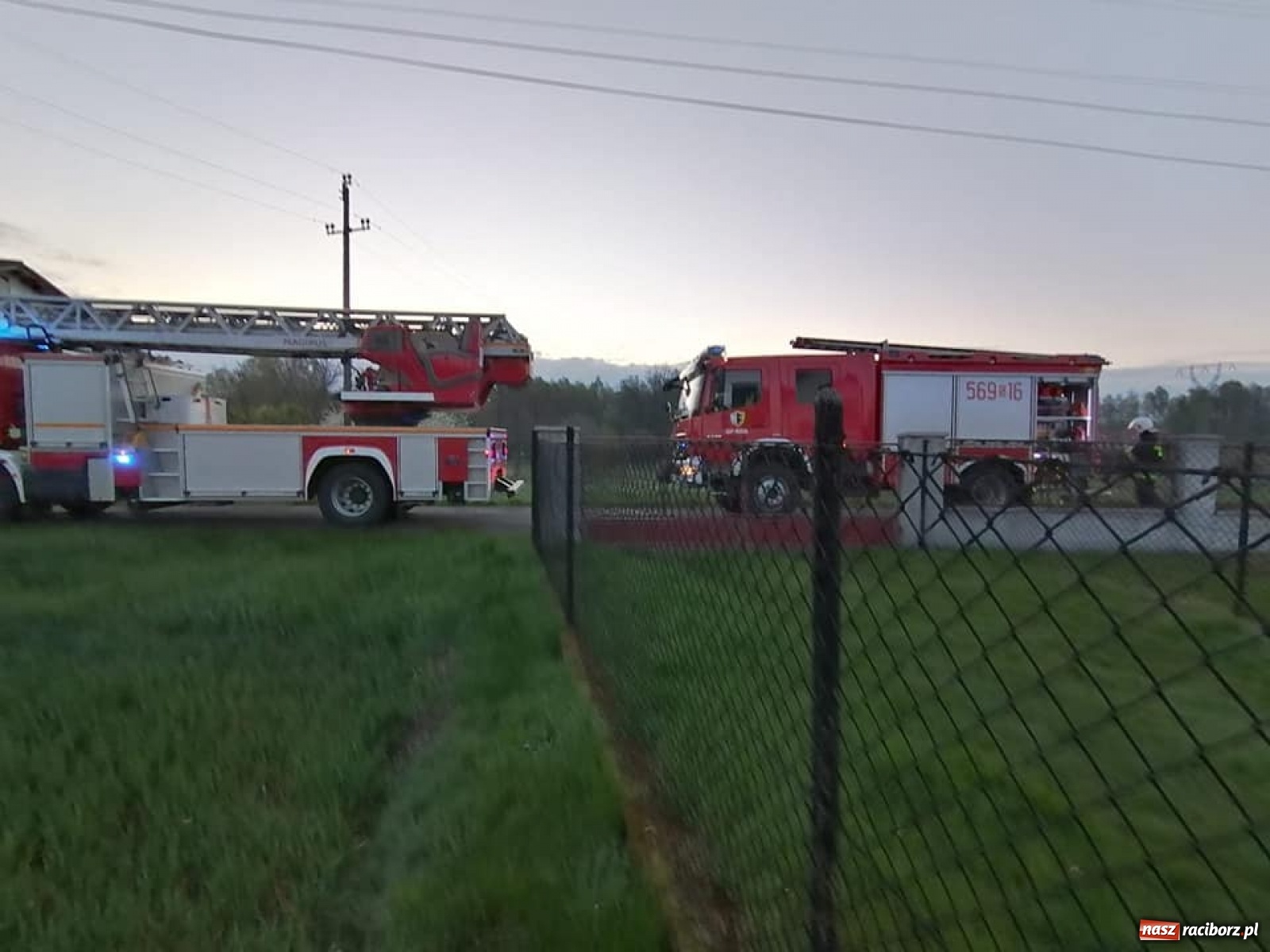 Zdjęcie w galerii na portalu naszraciborz.pl: Sześć zastępów w akcji w Babicach wiadomości z regionu