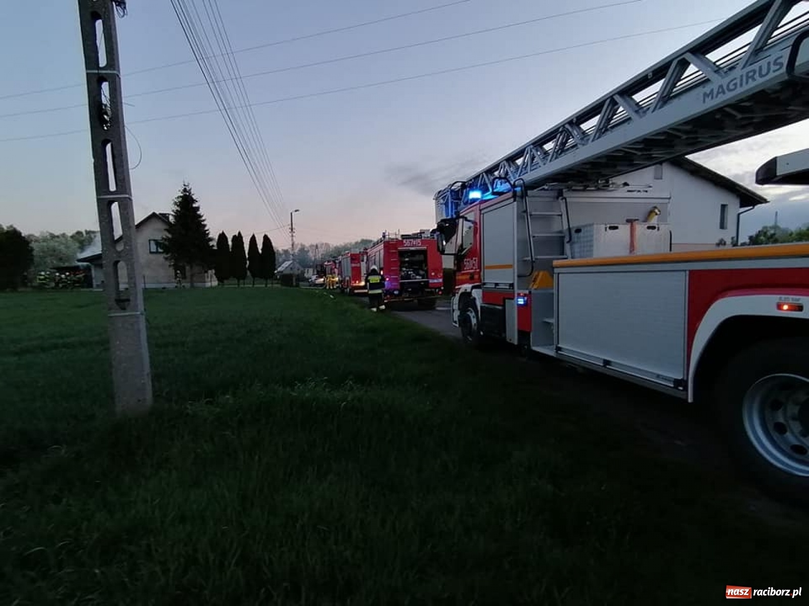 Zdjęcie w galerii na portalu naszraciborz.pl: Sześć zastępów w akcji w Babicach wiadomości z regionu