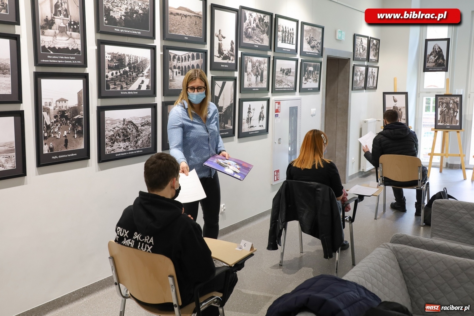 Zdjęcie w galerii na portalu naszraciborz.pl: Konkurs o Wiedźminie na rozpoczęcie Tygodnia Bibliotek wiadomości z regionu