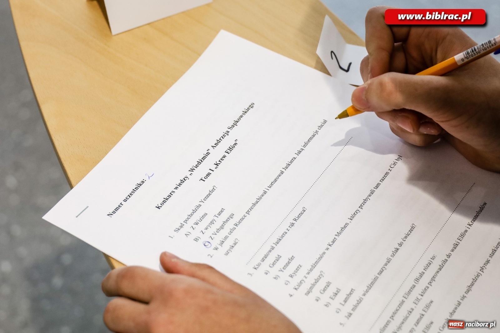 Zdjęcie w galerii na portalu naszraciborz.pl: Konkurs o Wiedźminie na rozpoczęcie Tygodnia Bibliotek wiadomości z regionu