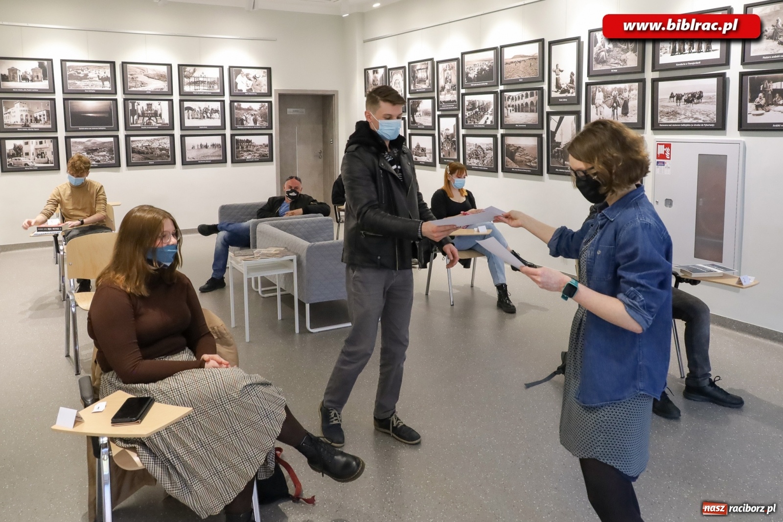 Zdjęcie w galerii na portalu naszraciborz.pl: Konkurs o Wiedźminie na rozpoczęcie Tygodnia Bibliotek wiadomości z regionu