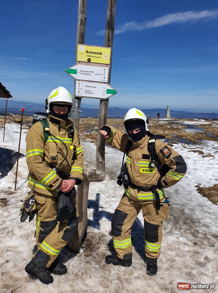 Zdjęcie w galerii na portalu naszraciborz.pl: Druhowie z Samborowic i Roszkowa zdobyli Śnieżnik [FOTO] wiadomości z regionu