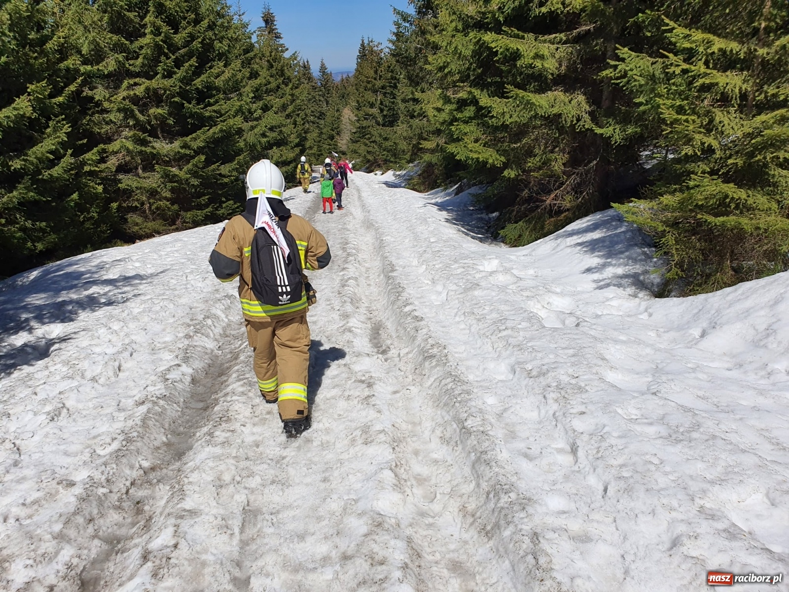 Zdjęcie w galerii na portalu naszraciborz.pl: Druhowie z Samborowic i Roszkowa zdobyli Śnieżnik [FOTO] wiadomości z regionu