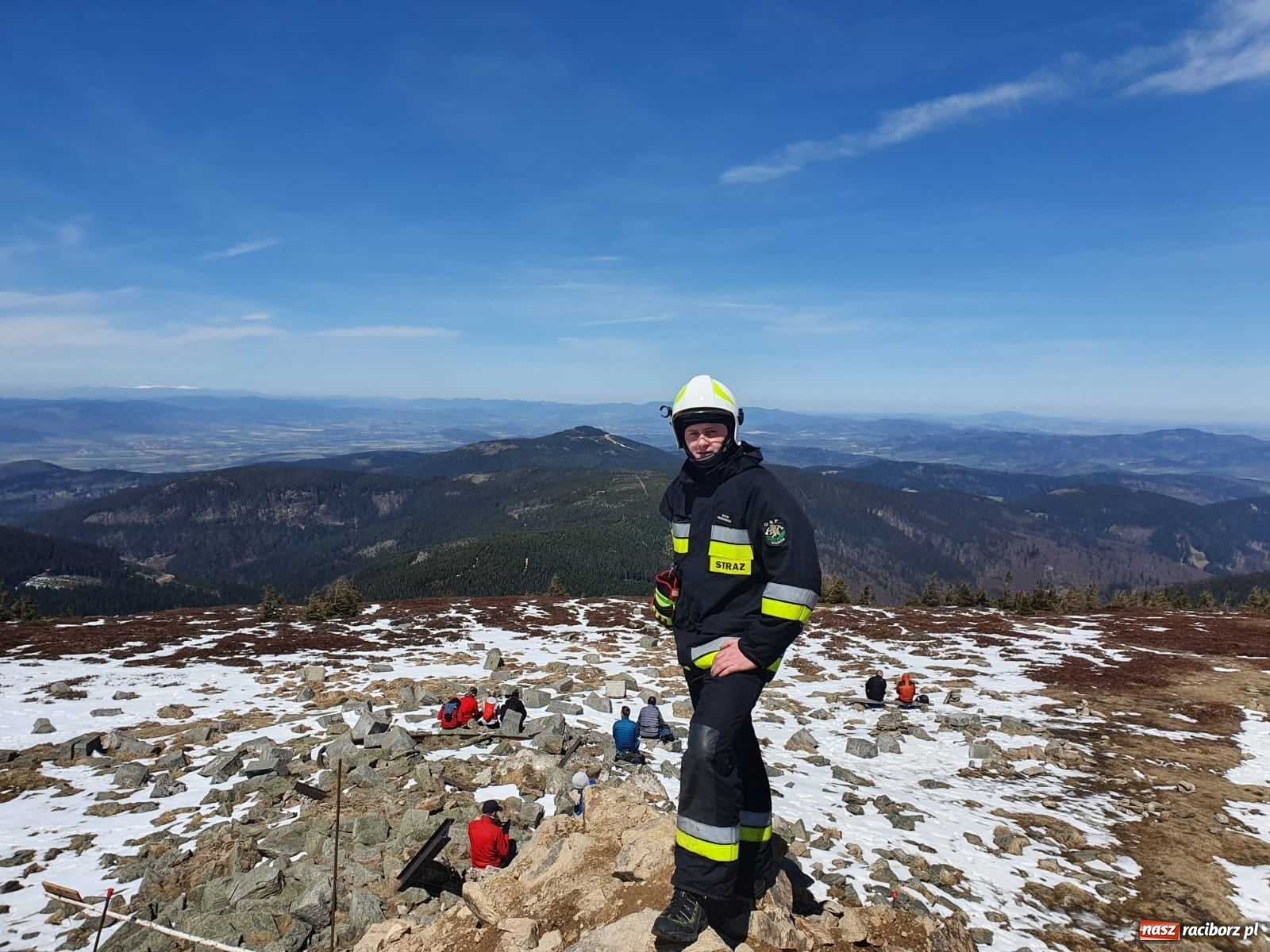 Zdjęcie w galerii na portalu naszraciborz.pl: Druhowie z Samborowic i Roszkowa zdobyli Śnieżnik [FOTO] wiadomości z regionu