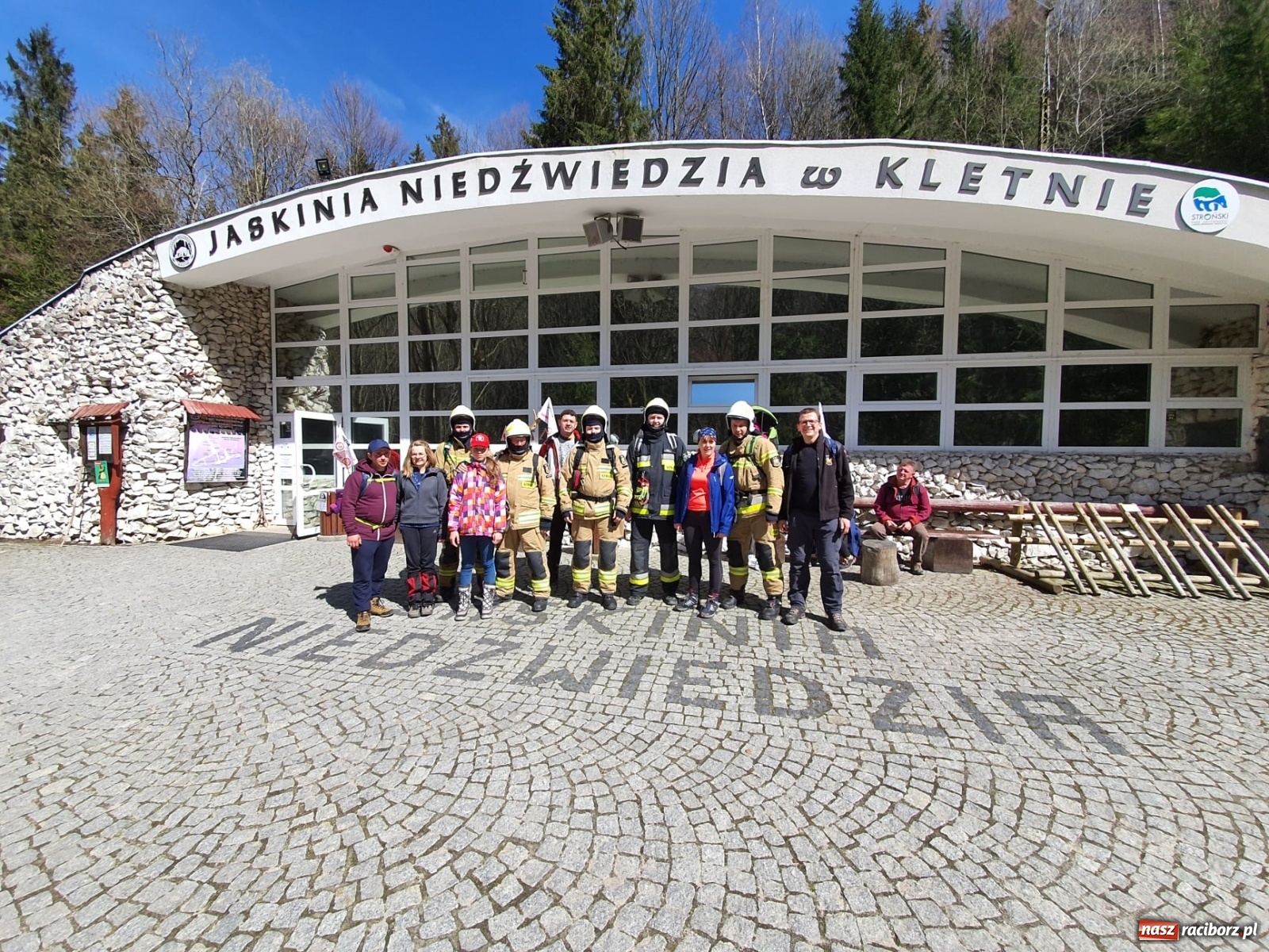Zdjęcie w galerii na portalu naszraciborz.pl: Druhowie z Samborowic i Roszkowa zdobyli Śnieżnik [FOTO] wiadomości z regionu