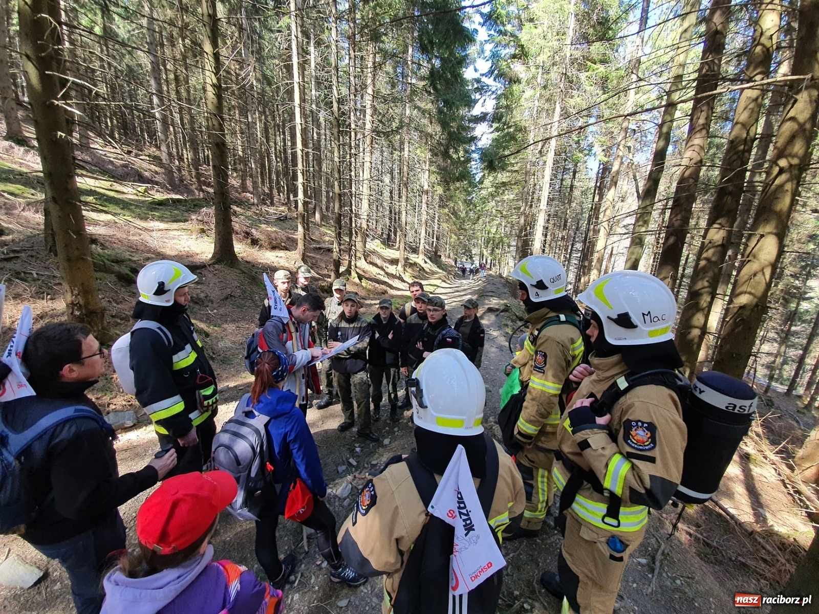 Zdjęcie w galerii na portalu naszraciborz.pl: Druhowie z Samborowic i Roszkowa zdobyli Śnieżnik [FOTO] wiadomości z regionu