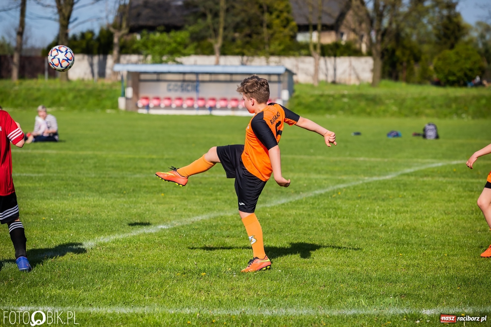 Zdjęcie w galerii na portalu naszraciborz.pl: Młodzi piłkarze Rafako na czele [FOTO] wiadomości z regionu