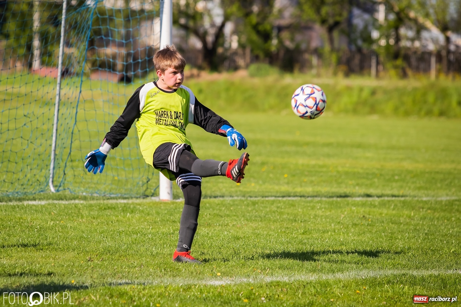 Zdjęcie w galerii na portalu naszraciborz.pl: Młodzi piłkarze Rafako na czele [FOTO] wiadomości z regionu