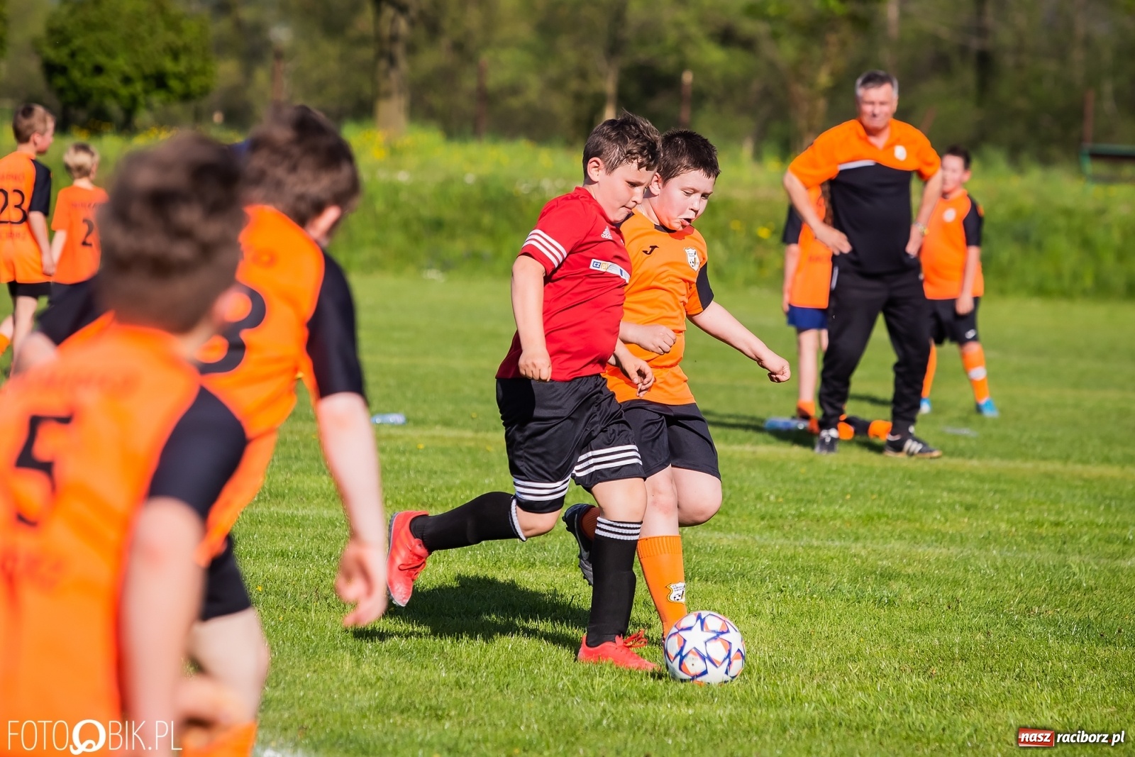 Zdjęcie w galerii na portalu naszraciborz.pl: Młodzi piłkarze Rafako na czele [FOTO] wiadomości z regionu