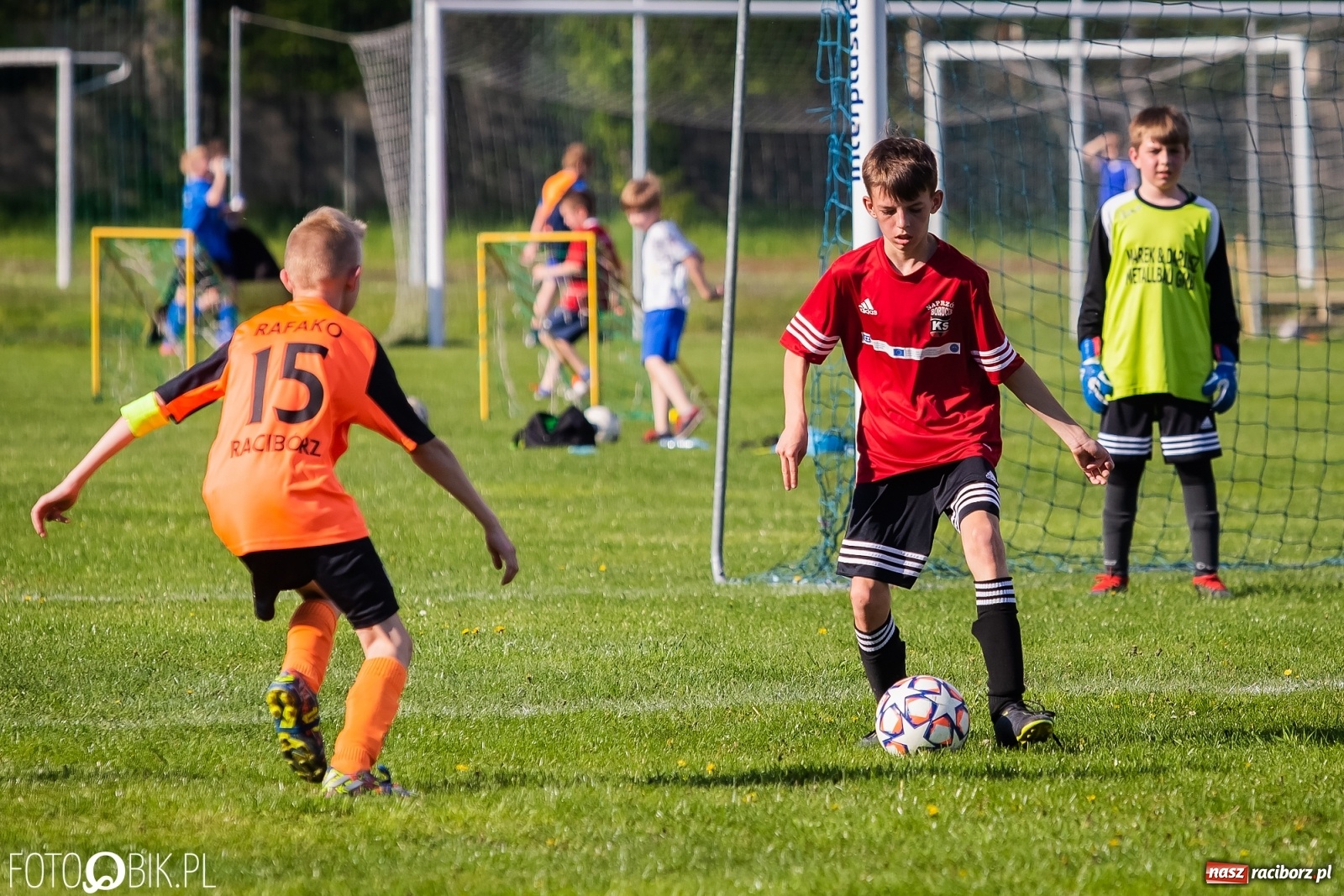 Zdjęcie w galerii na portalu naszraciborz.pl: Młodzi piłkarze Rafako na czele [FOTO] wiadomości z regionu