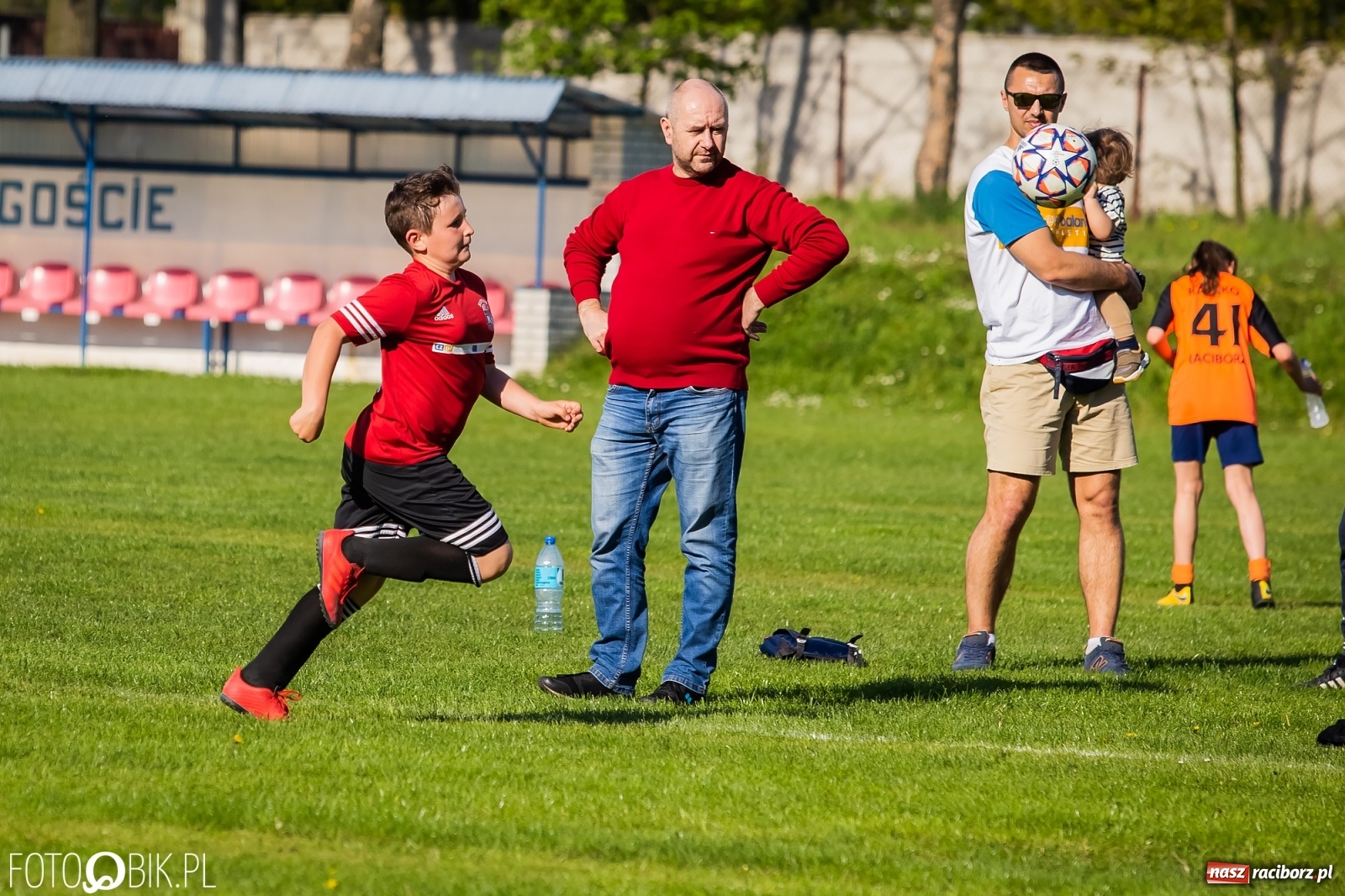 Zdjęcie w galerii na portalu naszraciborz.pl: Młodzi piłkarze Rafako na czele [FOTO] wiadomości z regionu