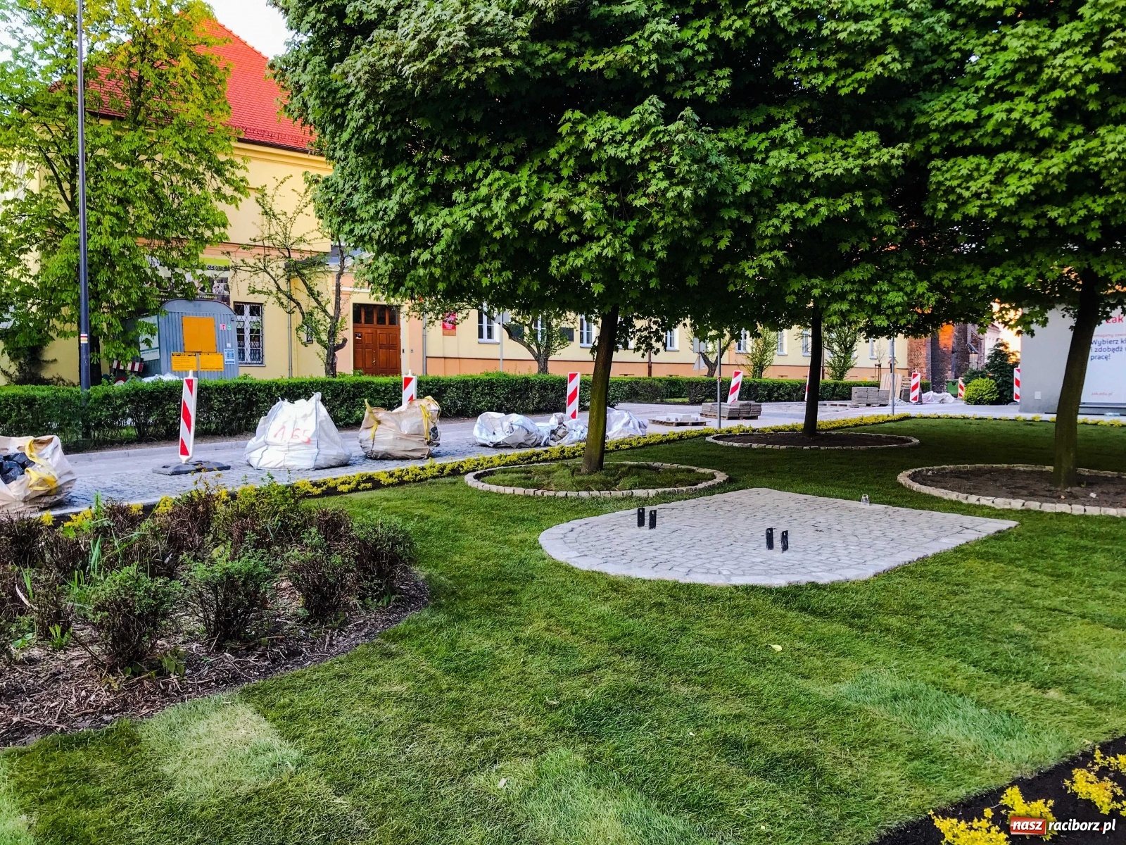 Zdjęcie w galerii na portalu naszraciborz.pl: Skwer Bractw Strzeleckich w nowej odsłonie wiadomości z regionu