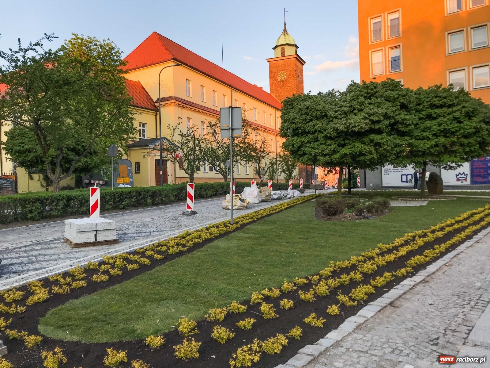 Zdjęcie w galerii na portalu naszraciborz.pl: Skwer Bractw Strzeleckich w nowej odsłonie wiadomości z regionu
