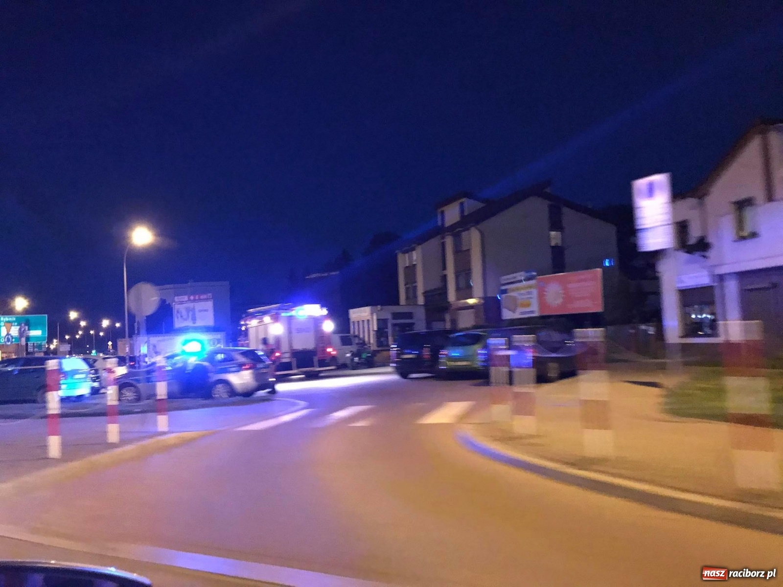 Zdjęcie w galerii na portalu naszraciborz.pl: Jechał za szybko, powiedział, że winna jest plama oleju wiadomości z regionu