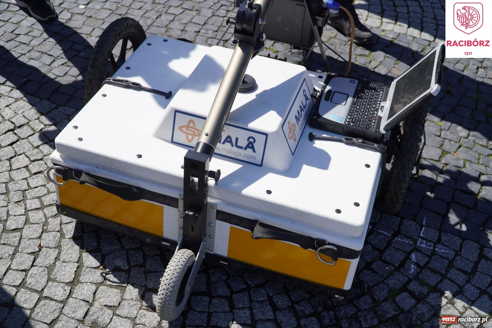 Zdjęcie w galerii na portalu naszraciborz.pl: Czy georadar odsłoni tajemnice raciborskiego Rynku? wiadomości z regionu