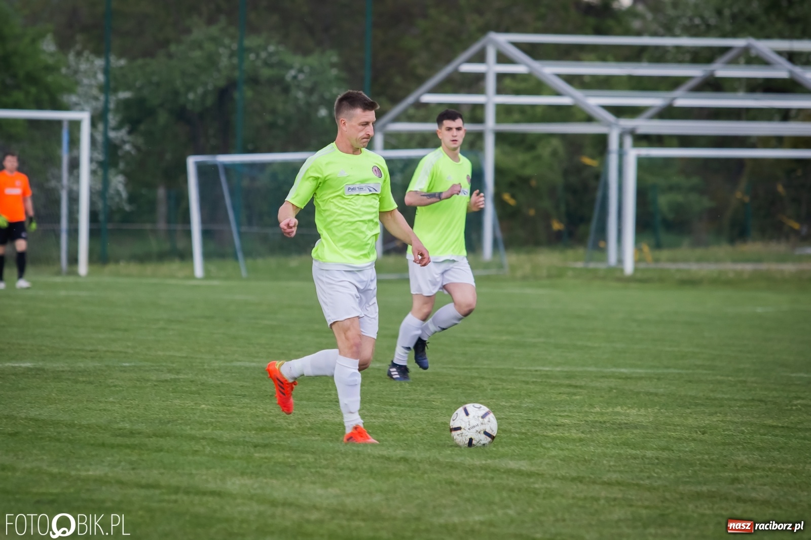 Zdjęcie w galerii na portalu naszraciborz.pl: Trzy do zera, wicelider żegna outsidera [FOTO] wiadomości z regionu